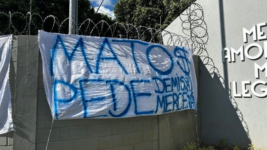Momento do protesto - Foto: Zeiro