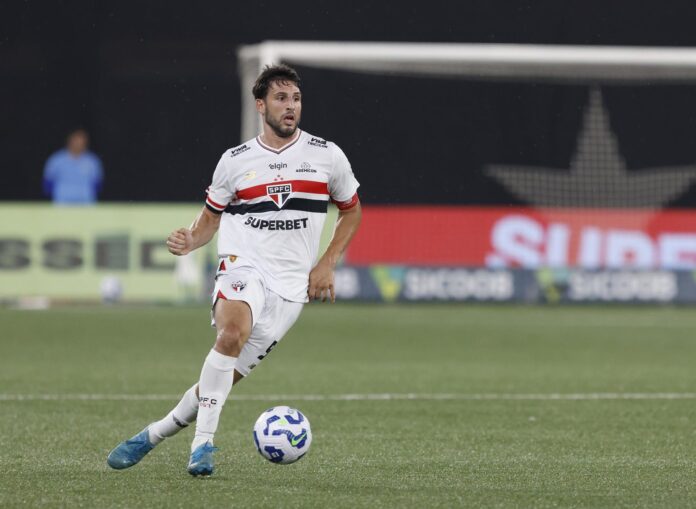 Calleri tem suspeita de lesão séria no joelho. (Foto: Rubens Chiri/SPFC)