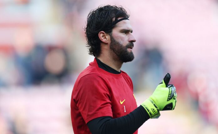 Liverpool pode perder Alisson para gigante europeu após chegada de Giorgi Mamardashvili