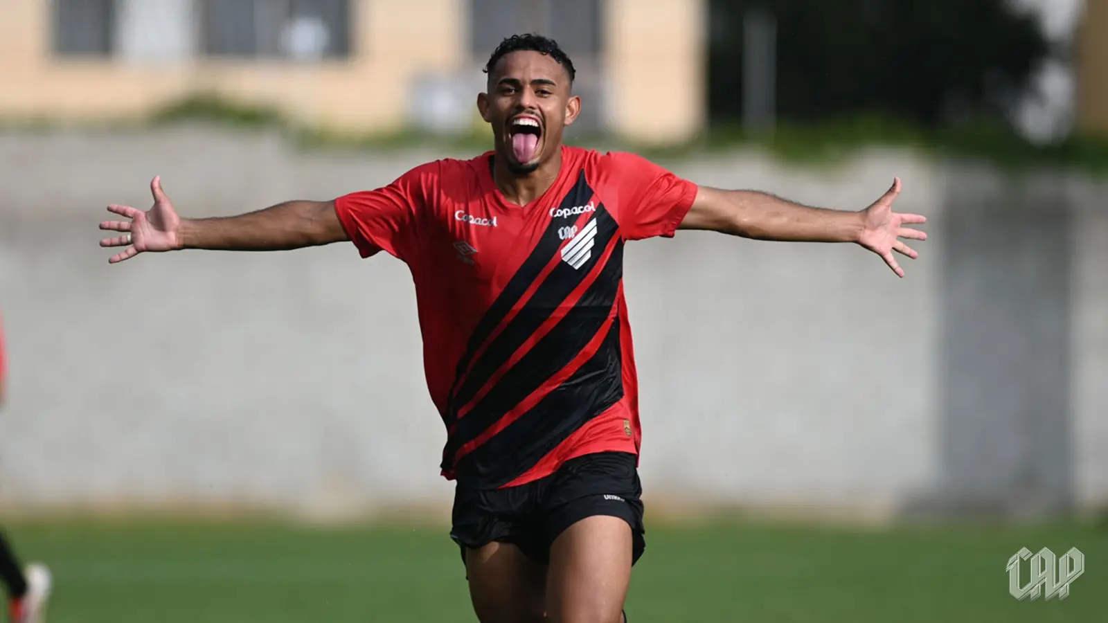 Sorriso se destaca no sub-20. Sorriso fez dois gols.