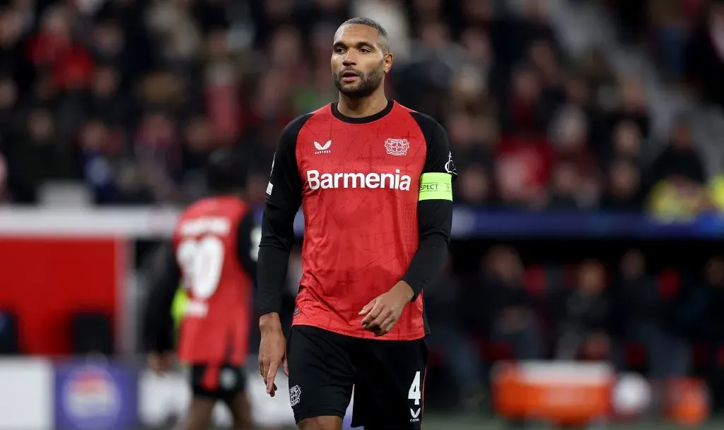 Zagueiro Jonathan Tah, do Bayer Leverkusen, se tornou um grande alvo do Barcelona nos últimos meses. A assinatura ainda está pendente devido à hesitação do jogador baseada na situação de Dani Olmo.