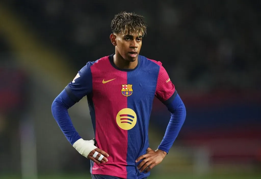 Yamal no duelo diante do Rayo (Photo by Alex Caparros/Getty Images)