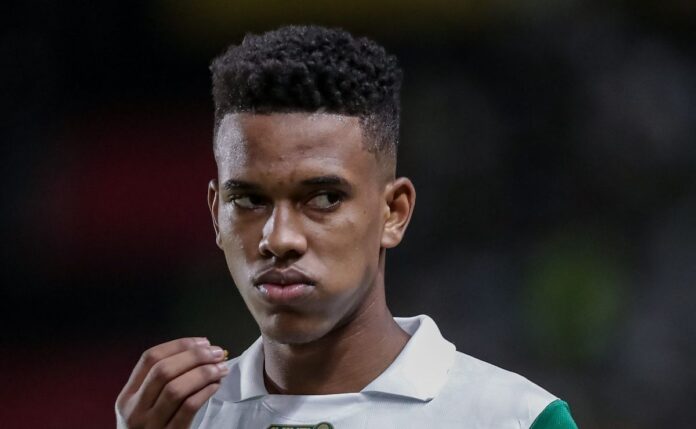 Estêvão no Chelsea: inglês 95% mais barato pode ofuscar jogador do Palmeiras