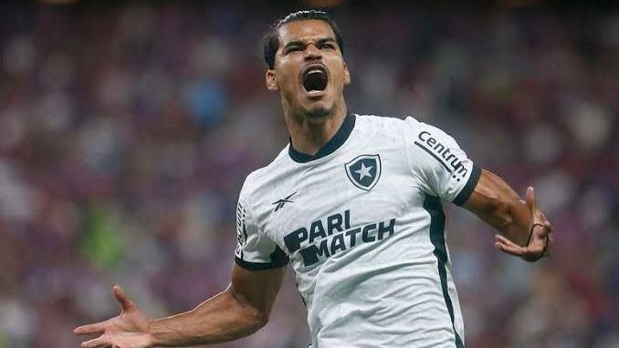 Danilo Barbosa em ação pelo Botafogo