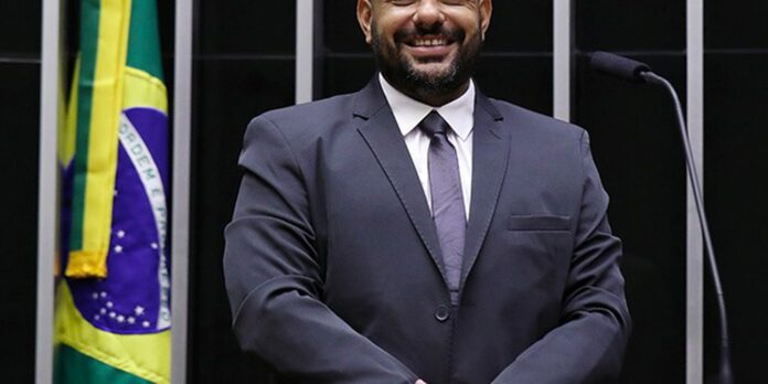 Deputado Sargento Portugal denuncia que foi alvo de tiros no Rio