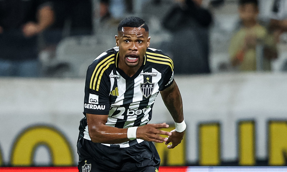 Júnior Santos se recupera de lesão a exemplo do super-herói