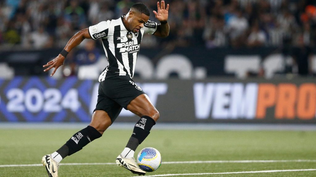 Junior Santos durante jogo