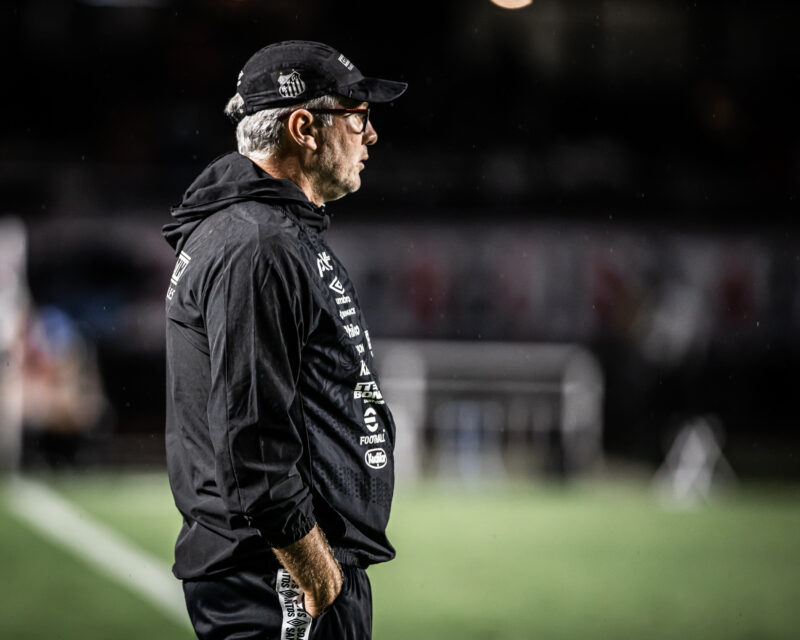 Odair Hellmann, durante sua passagem pelo Santos. Foto: Divulgação - Santos FC