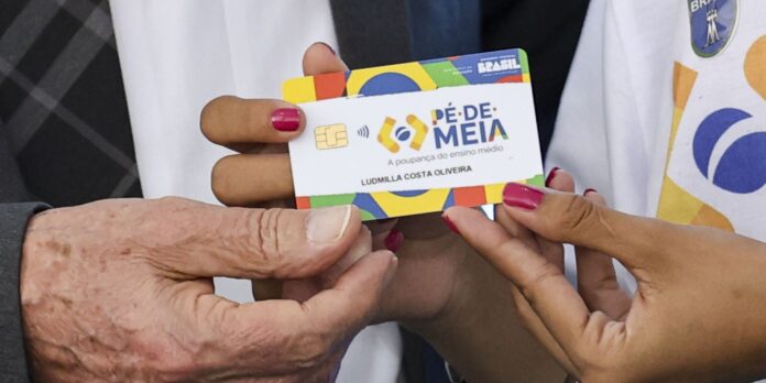 Pé-de-Meia: nascidos em julho e agosto recebem incentivo matrícula