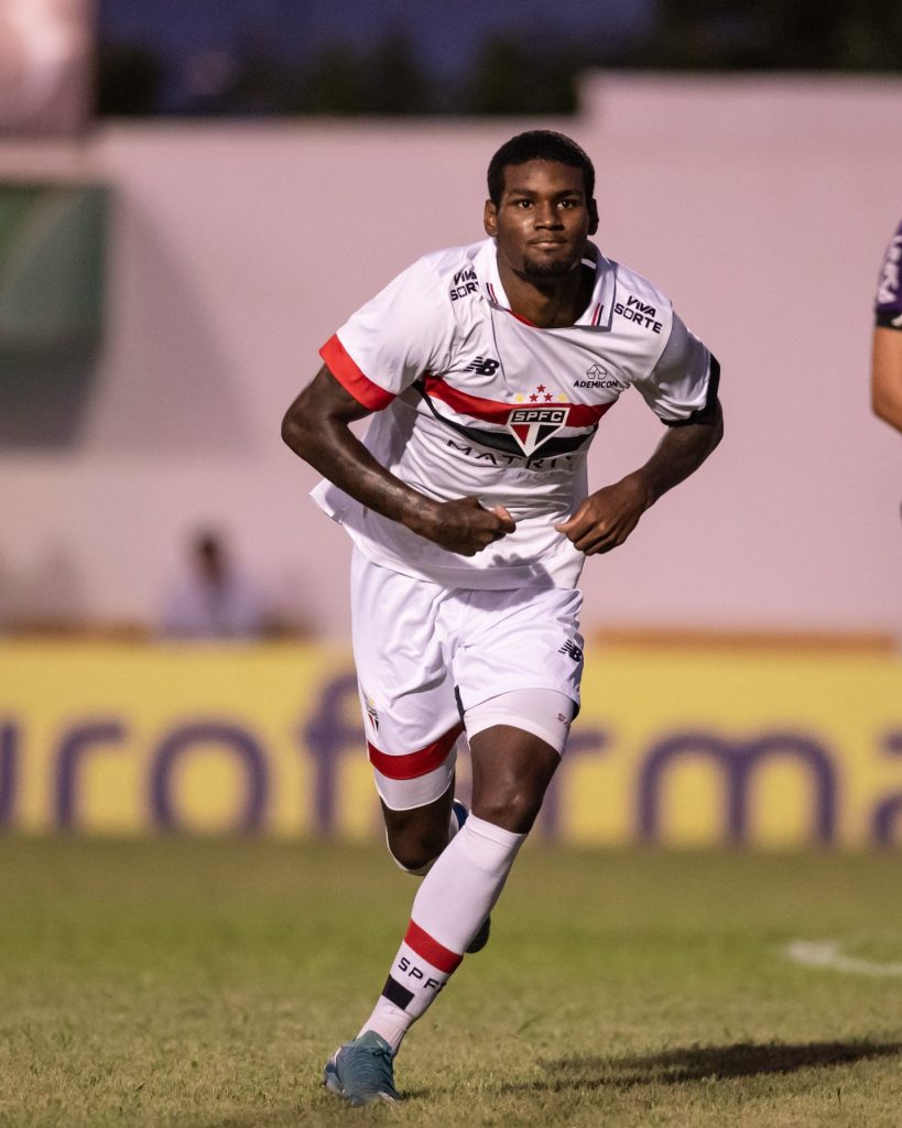 Lucas Ferreira está em alta no São Paulo.