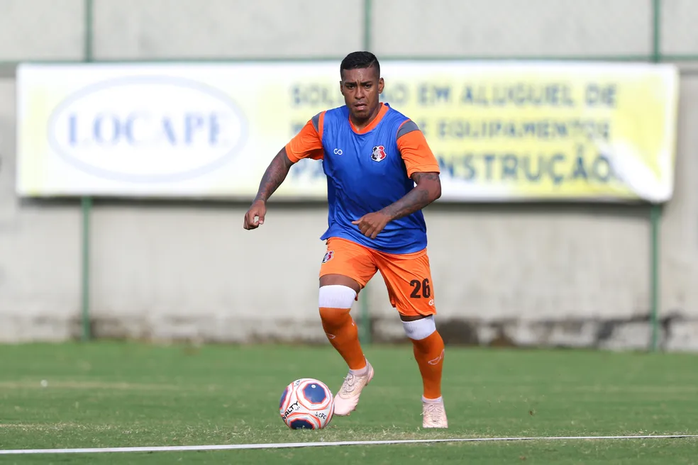 Sillas durante sua passagem pelo Atlético-GO.