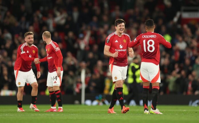 Torcedor do United emociona e viraliza com cena marcante na Europa League