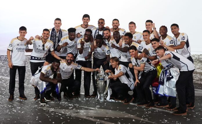 Arda Güler, do Real Madrid, revela desconforto ao erguer taça da Champions na campanha do título