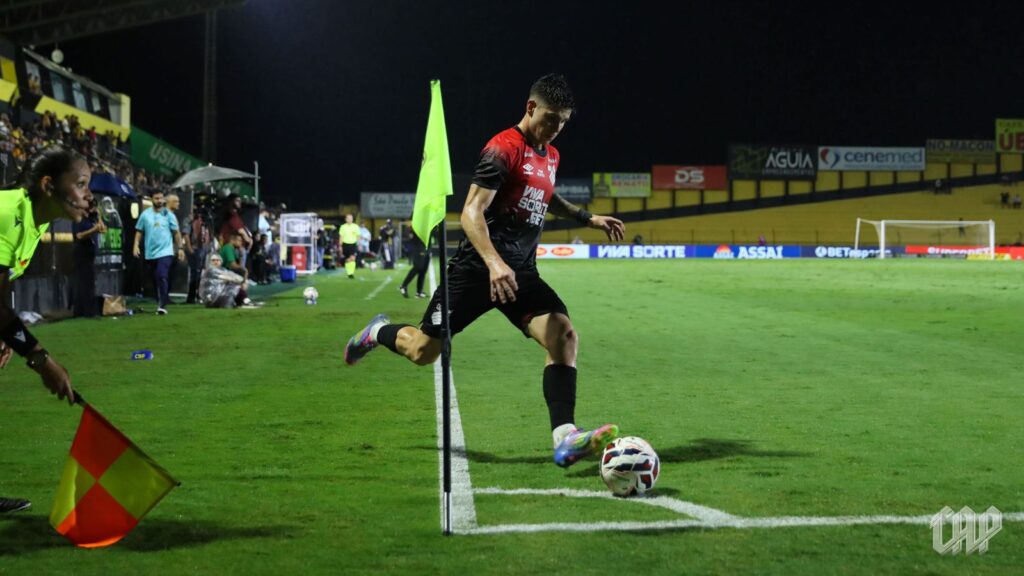 Zapelli pelo Athletico-PR
