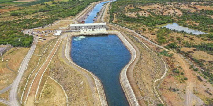 Comissão do governo visita obras da transposição do São Francisco