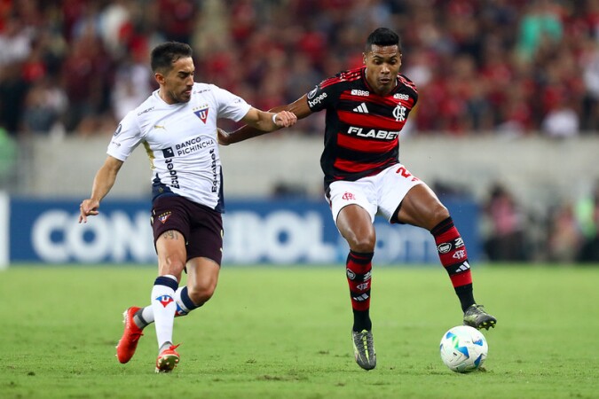 Flamengo durante a partida contra a LDU.