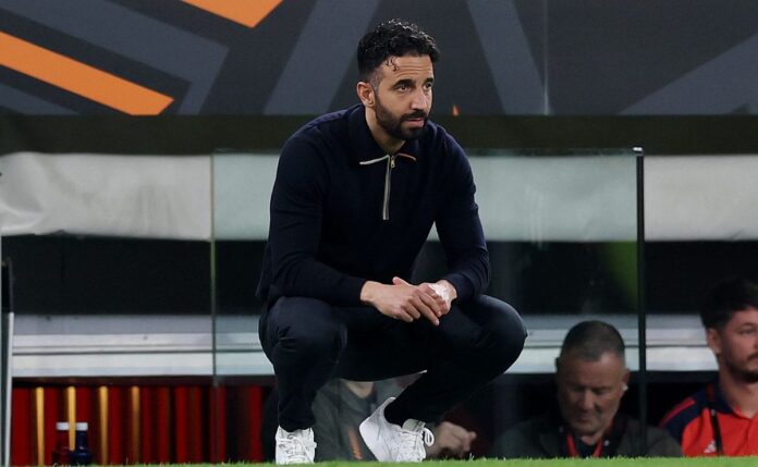 Manchester United contrata destaque da Ligue 1 para compor o ataque de Ruben Amorim em 25-26