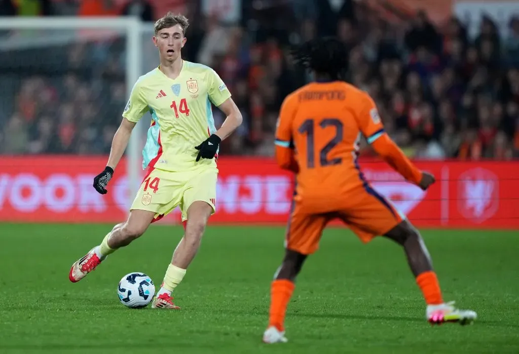 Dean Huijsen é alvo do Real Madrid. Foto: Alex Bierens de Haan/Getty Images