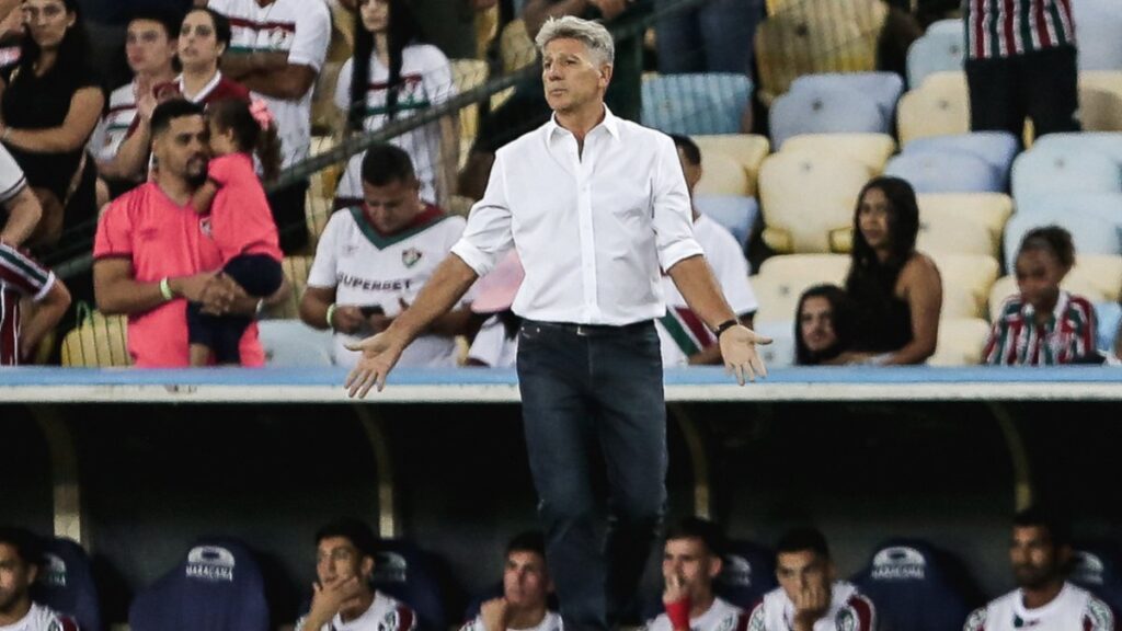 Athletico-PR busca contratar Calegari