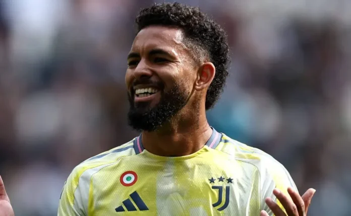 Douglas Luiz pode voltar à Premier League: Manchester United e Leeds disputam volante da Juventus por R$ 192,12 milhões