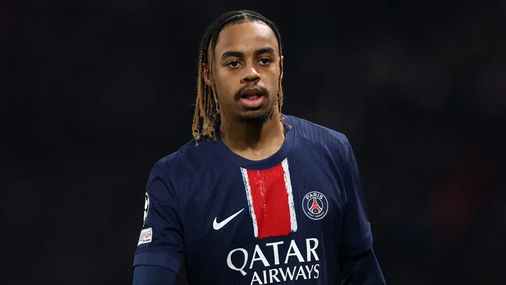 Bradley Barcola em jogo do PSG. Foto: Julian Finney/Getty Images