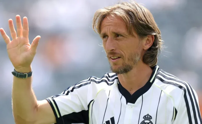 Manchester City e Barcelona monitoram Kees Smit, do AZ Alkmaar, comparado a Luka Modric