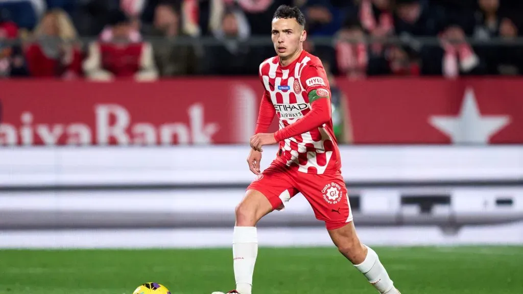 Arnau Martínez em jogo do Girona. Foto: Alex Caparros/Getty Images