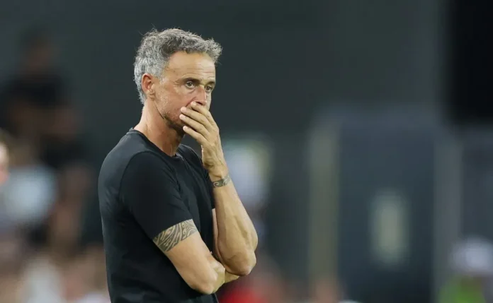 PSG recebe aval de Luis Enrique e acerta venda de Kolo Muani para a Juventus, diz portal