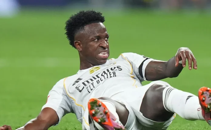 Vini Jr vira motivo de piada após chute bizarro em Real Madrid 1 x 0 Osasuna; Veja o vídeo
