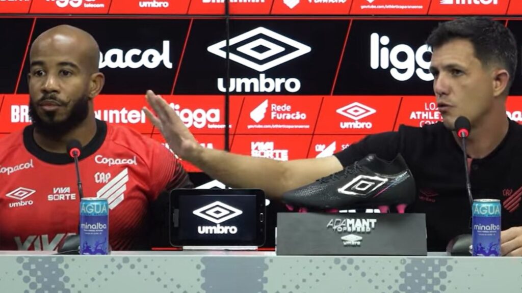 Patrick e Barbieri durante entrevista