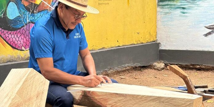 Artesão e violeiro mantêm viva tradição da viola de cocho no Pantanal