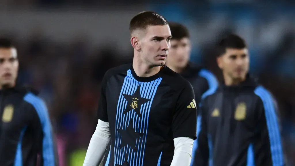 Franco Mastantuono no aquecimento pela Seleção Argentina