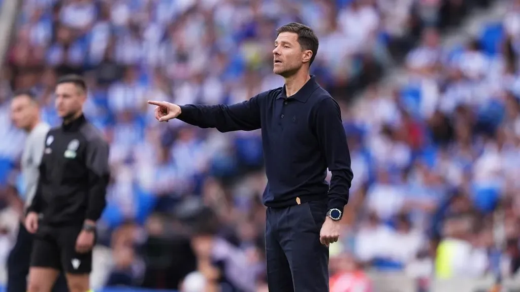Xabi Alonso comandando o Real Madrid. Foto: Juan Manuel Serrano Arce/Getty Images