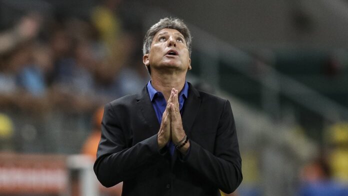 Renato Portaluppi amarga ausências contra o Corinthians - Foto: Buda Mendes/Getty Images.