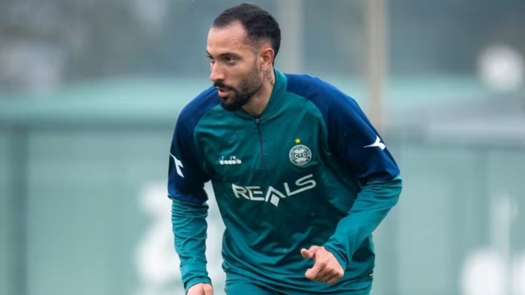 Rodrigo Rodrigues pode estrear pelo Coritiba (Foto: JP Pacheco)