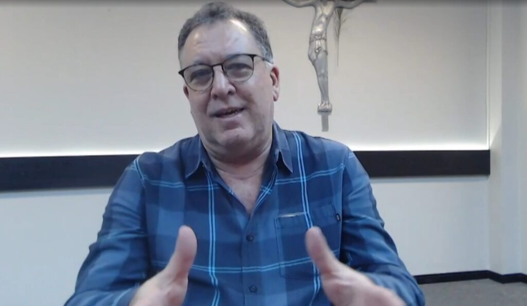 Conheça mais sobre o Santos FC pelo Whatsapp