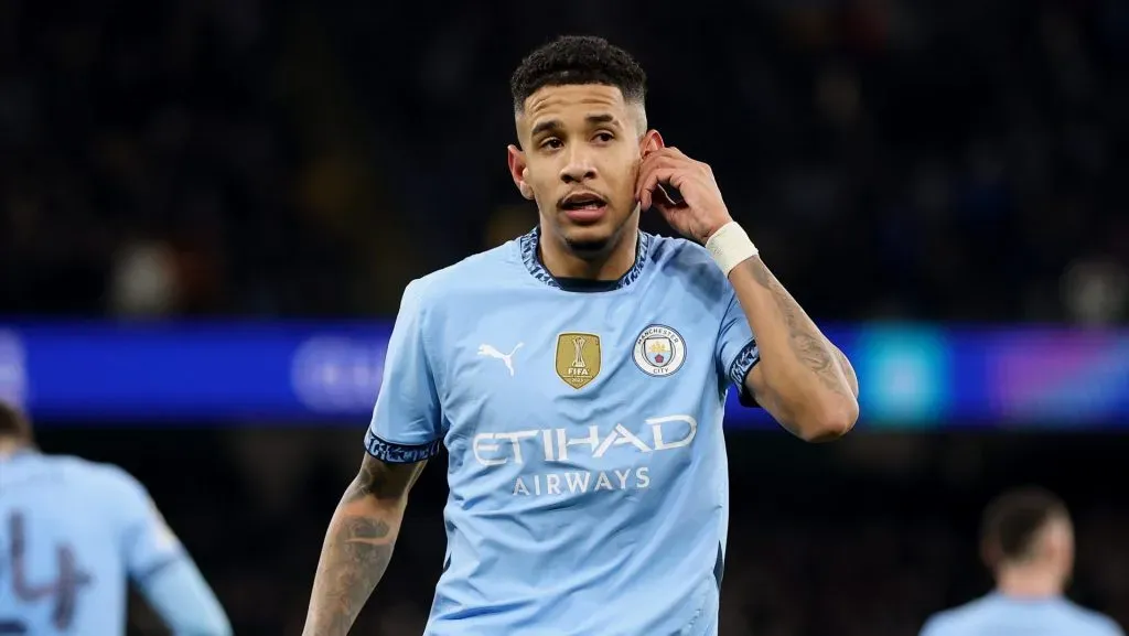 Savinho pelo Manchester City.