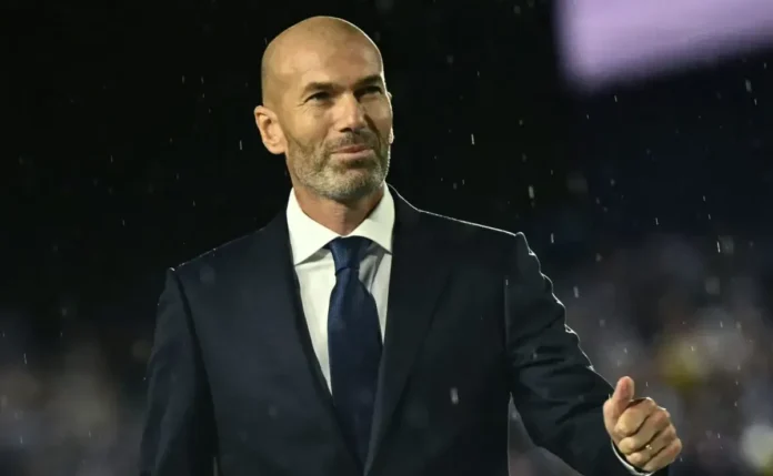 Zidane está se preparando para substituir Didier Deschamps no comando da França