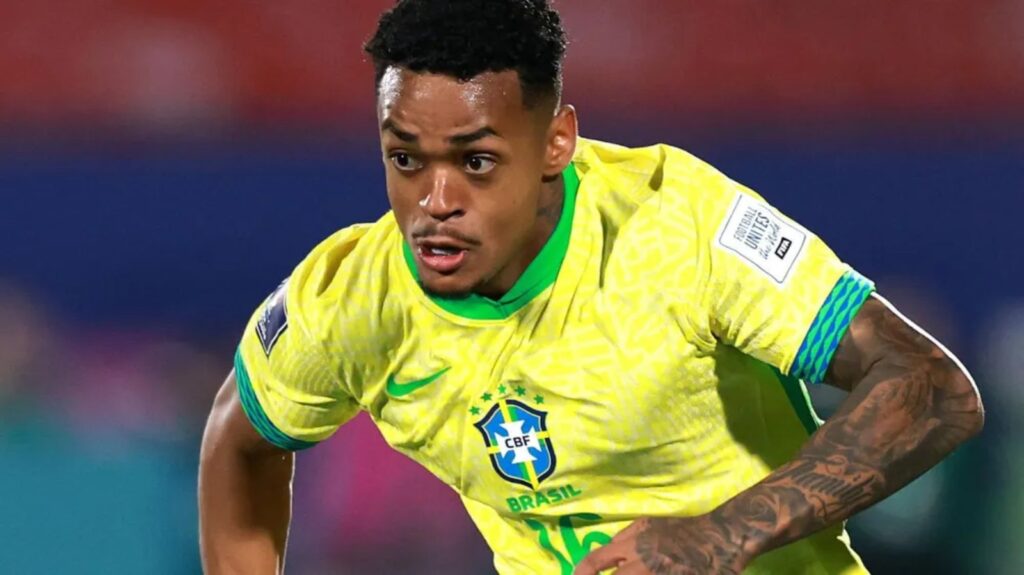 Léo Derik com a seleção brasileira Sub-20