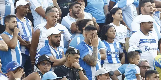 Torcida e campo em jogo importante para o Paysandu