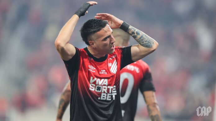 Athletico-PR Enfrenta Amazonas com Jogadores na Corda Bamba e Prioridade Athletico-PR vence Vila Nova por 2 a 0 (Foto: José Tramontin/athletico.com.br)