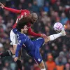 Chelsea, Manchester United e Tottenham monitoram o atleta, que busca desafios mais intensos e maior visibilidade internacional. (Photo by Alex Livesey/Getty Images)