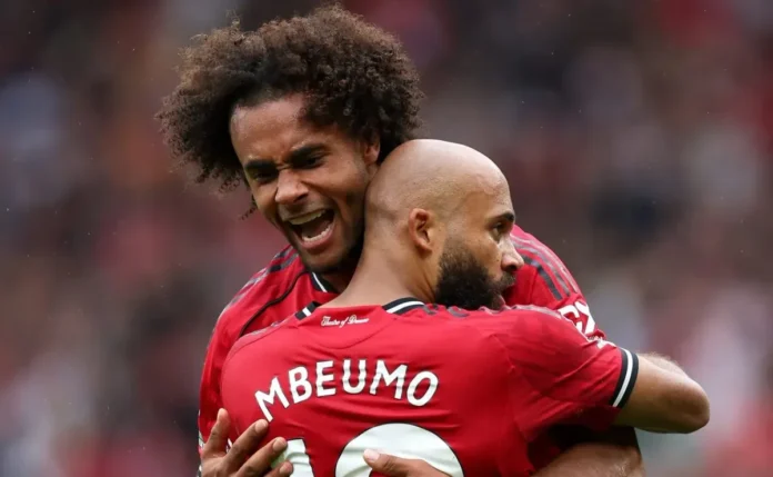 Manchester United decide vender Zirkzee por €35 milhões; Como e Juventus monitoram