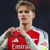 Odegaard, ex-jogador do Real Madrid, em ação no Arsenal