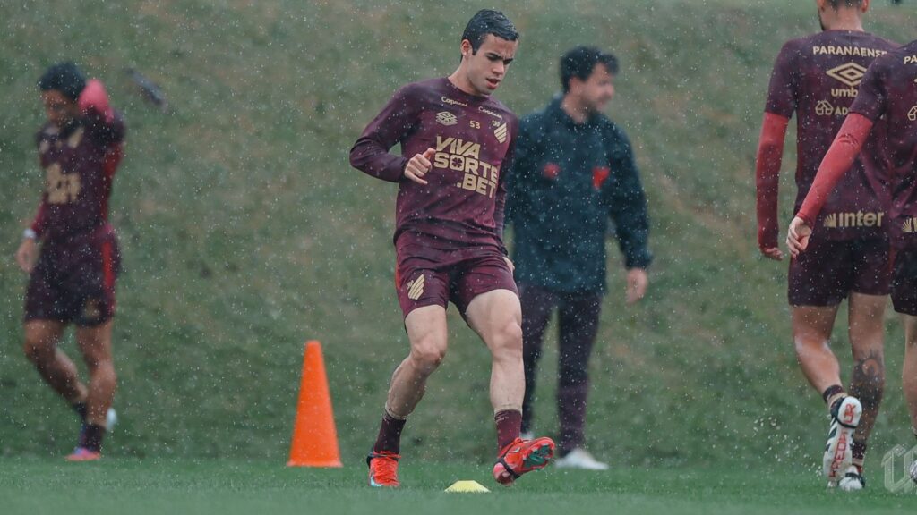 Dudu durante treino (Foto: Duda Matoso/athletico.com.br)