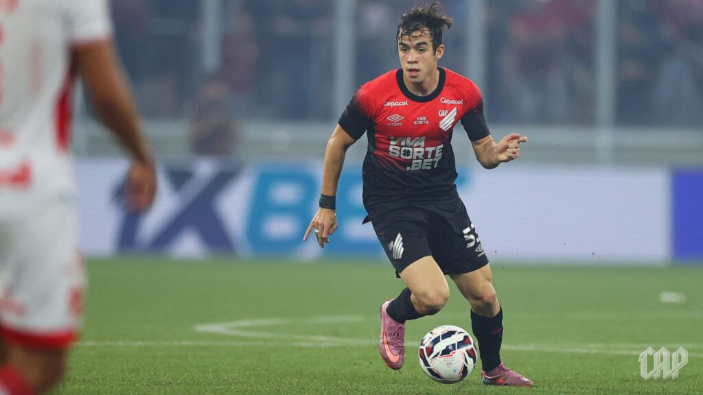 Athletico-PR briga pelo acesso (Foto: José Tramontin/athletico.com.br)