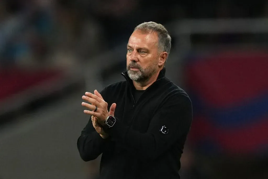 Hansi Flick é pressionado por melhores resultados. Foto: Alex Caparros/Getty Images