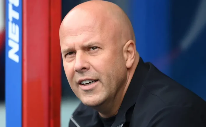 Liverpool x PSV: Alexander Isak é barrado e vai para o banco