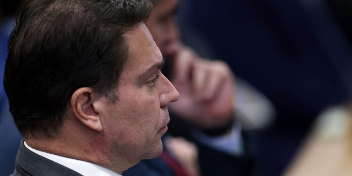 Líder do PT questiona no STF e na Câmara saída de Ramagem do país