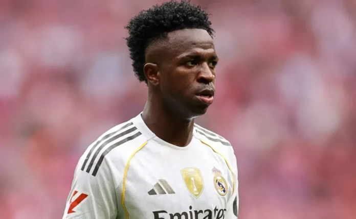 Manchester United inicia contatos para tirar Vinicius Júnior das mãos do Real Madrid